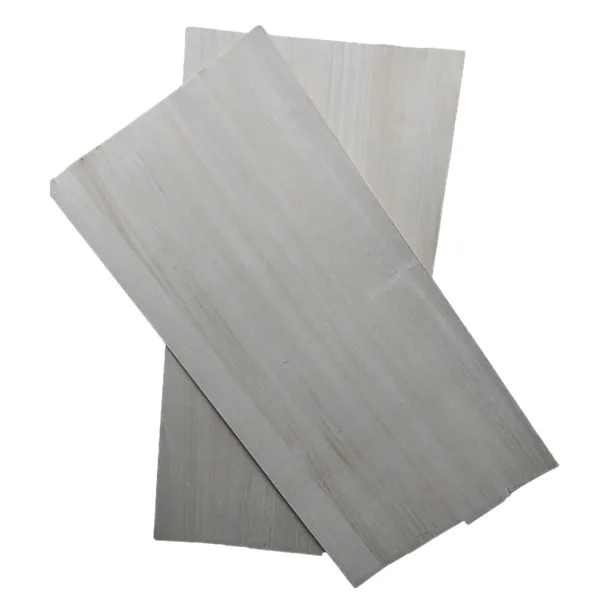 Tablero de álamo blanqueado