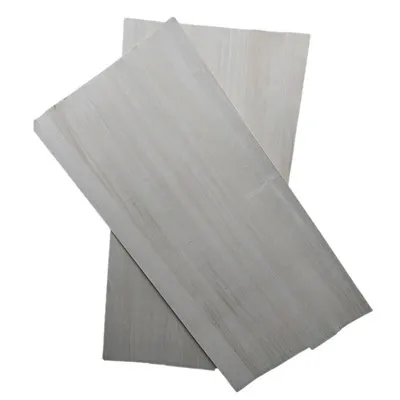 Tablero de álamo blanqueado